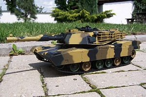 foto Tank - M1A2 Abrams 1:24